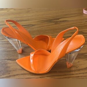 3JUIN Bridget slingback sandals Please see last pics. stain on right shoe (sh17)